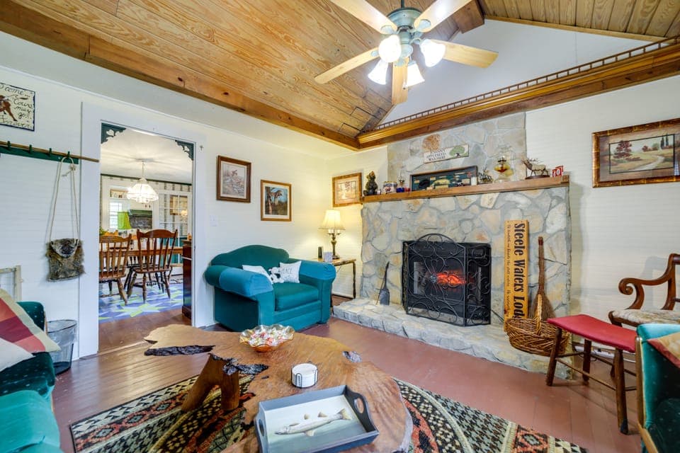 Pet-Friendly Smoky Mountain Getaway w/ Fire Pit! House in Tennessee