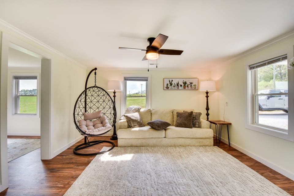 Cozy Fair Play Home w/ Deck 4 Mi to Lake Hartwell! House in Lake Hartwell