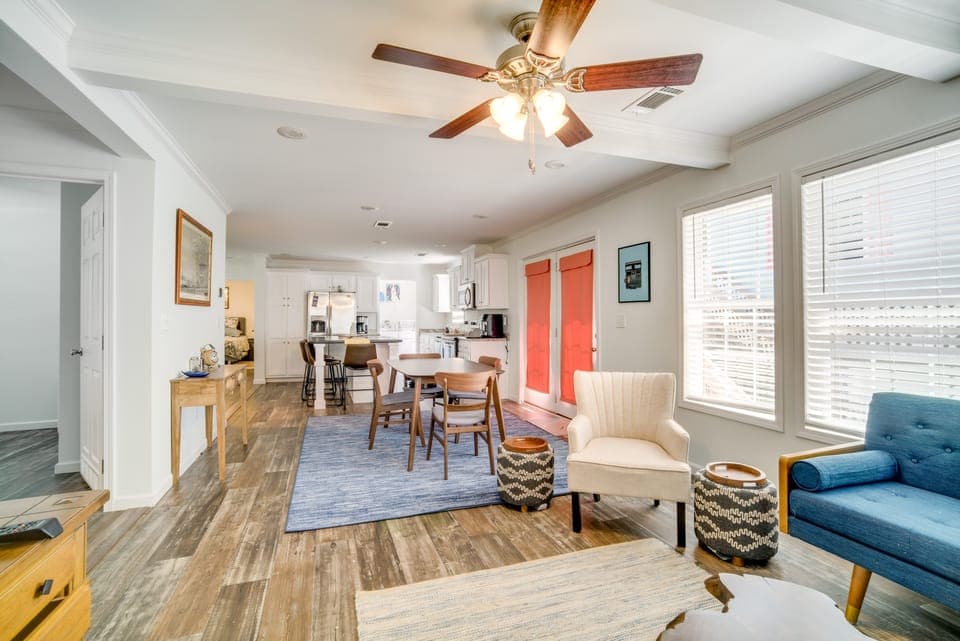 Charleston Home w/ Porch - 3 Mi to Folly Beach! Cottage in James Island