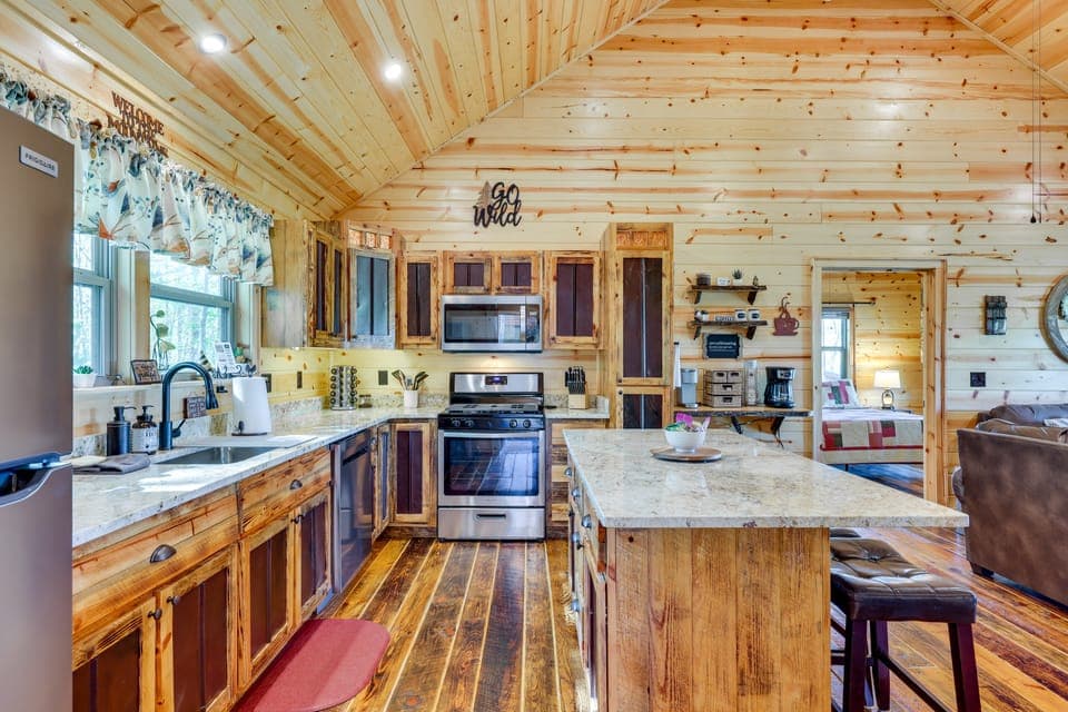Mountain View & Fire Pit: Updated Murphy Cabin! House in Tennessee