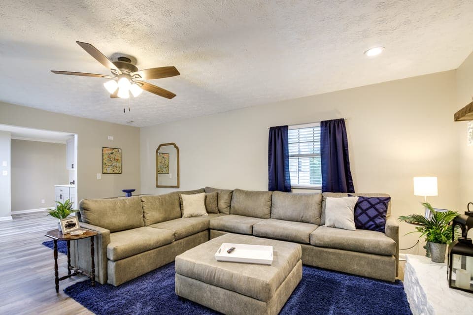 Bright Knoxville Vacation Rental w/ Large Backyard House in Knoxville
