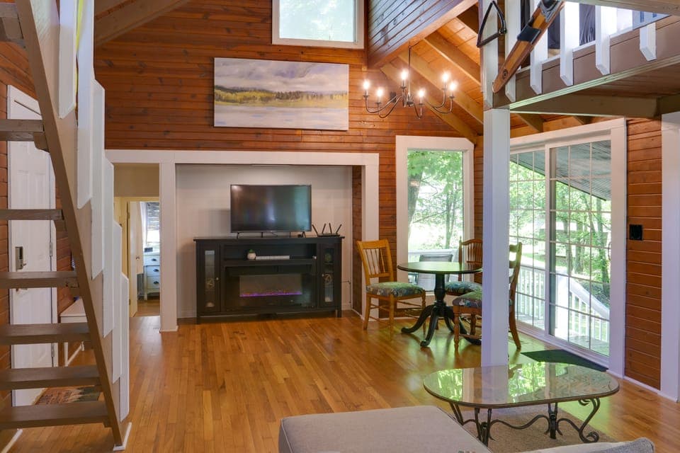 Cozy Tennessee Cabin w/ Deck, Grill & Fire Pit! House in Tennessee