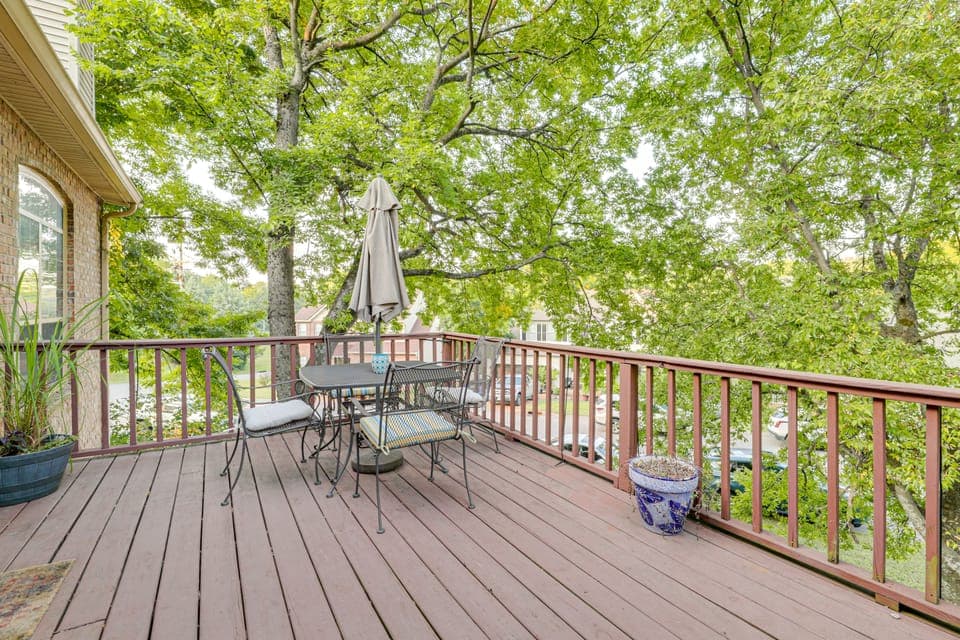 Family Home w/ Deck: 12 Mi to Downtown Nashville! House in Brentwood
