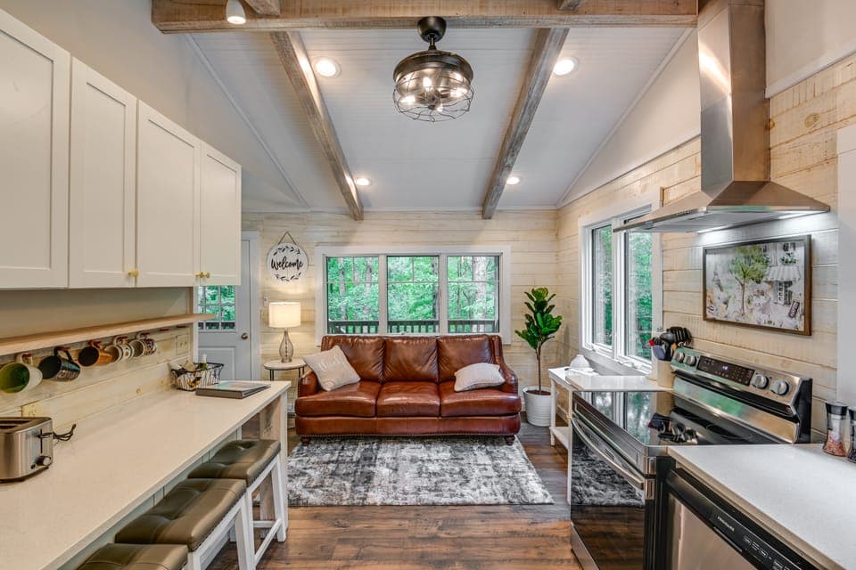 Cozy Tennessee Retreat w/ Patio & Charcoal Grill! House in Tennessee