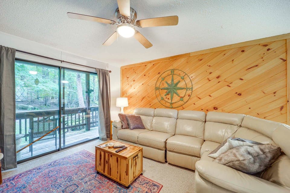 Ski, Hike & Explore! All-Season Condo in Beech Mtn Apartment in Beech Mountain