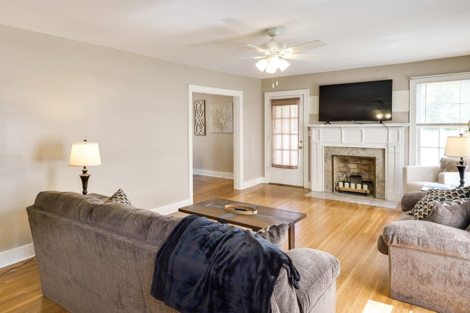 Charming Tullahoma Stay w/ Great Walkable Location House in Tennessee