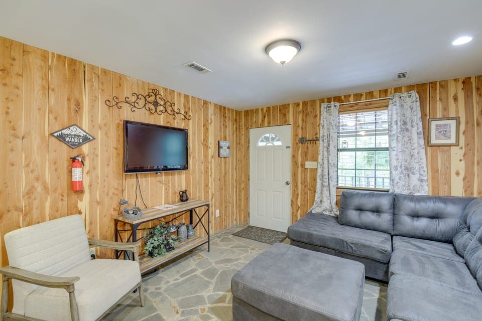 Riverfront Briceville Cabin w/ Patio & Fire Pit! House in Tennessee