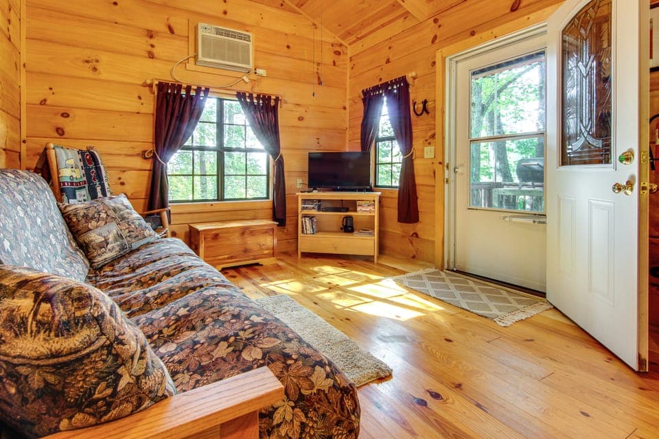 Hendersonville Cabin Near Hiking & Waterfalls! House in Tennessee