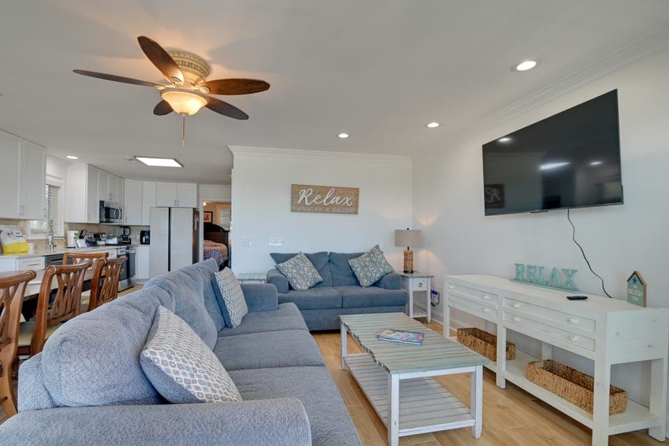 Oceanfront Murrells Inlet Home w/ Beach Access! House in Garden City
