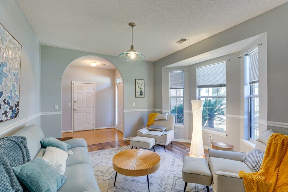 North Charleston Home Near Shopping & Dining! House in Goose Creek