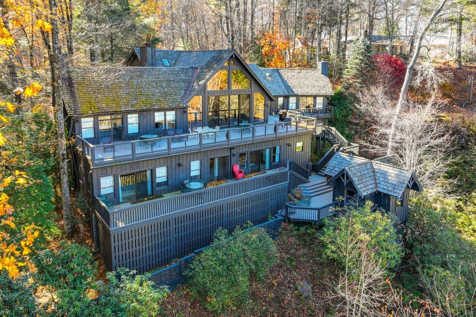 6 Mi to Sapphire Resort! Mtn-View Cashiers Home House in Tennessee