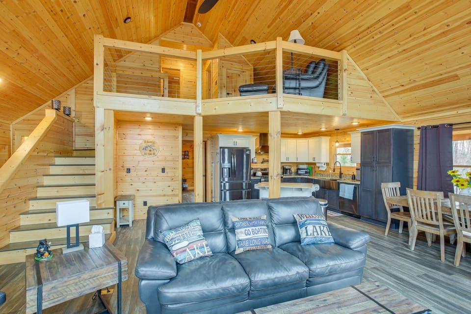 Celina Cabin w/ View of Dale Hollow Lake! House in Tennessee