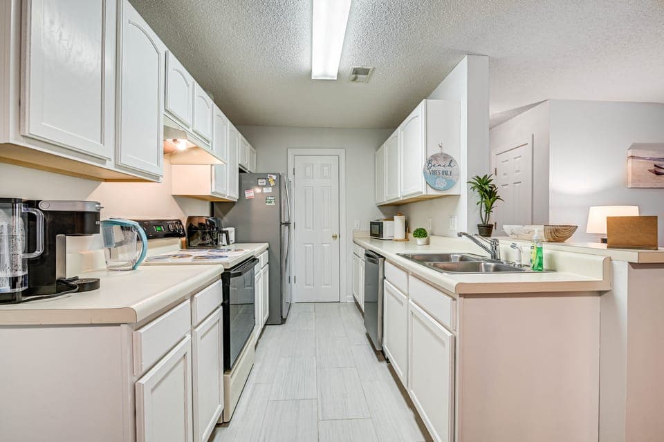 Murrells Inlet Condo w/ Pool Access, Near Beach! Apartment in Murrells Inlet