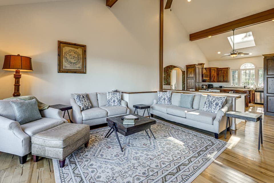 Water Views! Group-Friendly Lake Glenville Home House in Lake Glenville