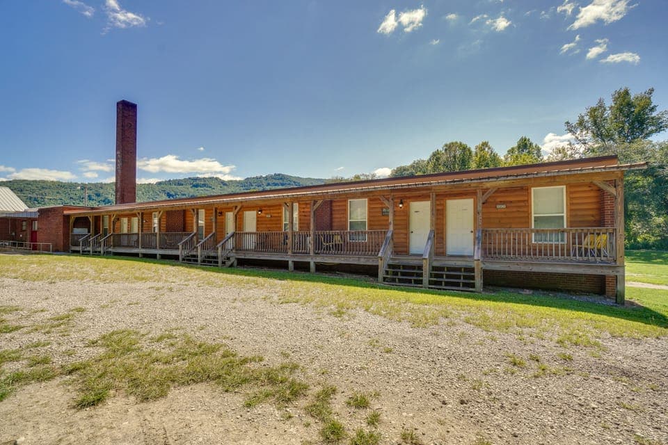 Mountain-View Briceville Studio: Pets Welcome! Apartment in Tennessee