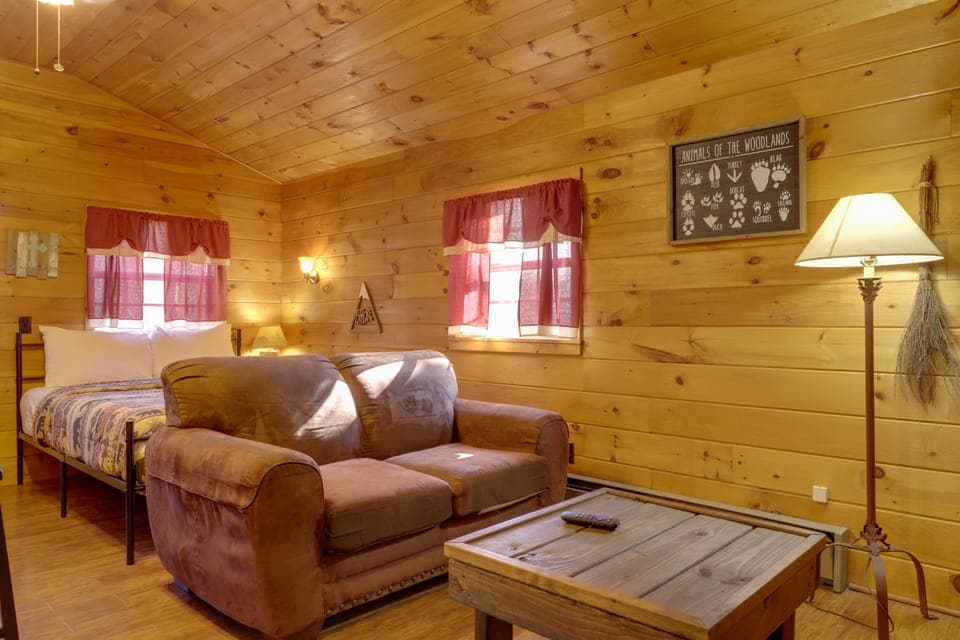 Couple's Retreat in Sevierville w/ Community Perks Apartment in Pigeon Forge