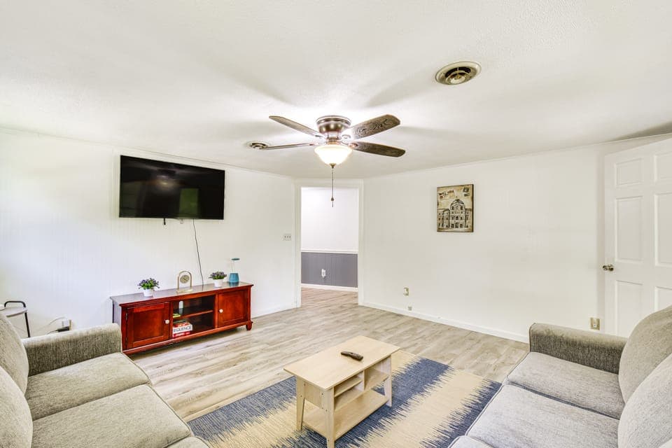 Seneca Vacation Rental w/ Grill Near Lake Hartwell House in Pickens County