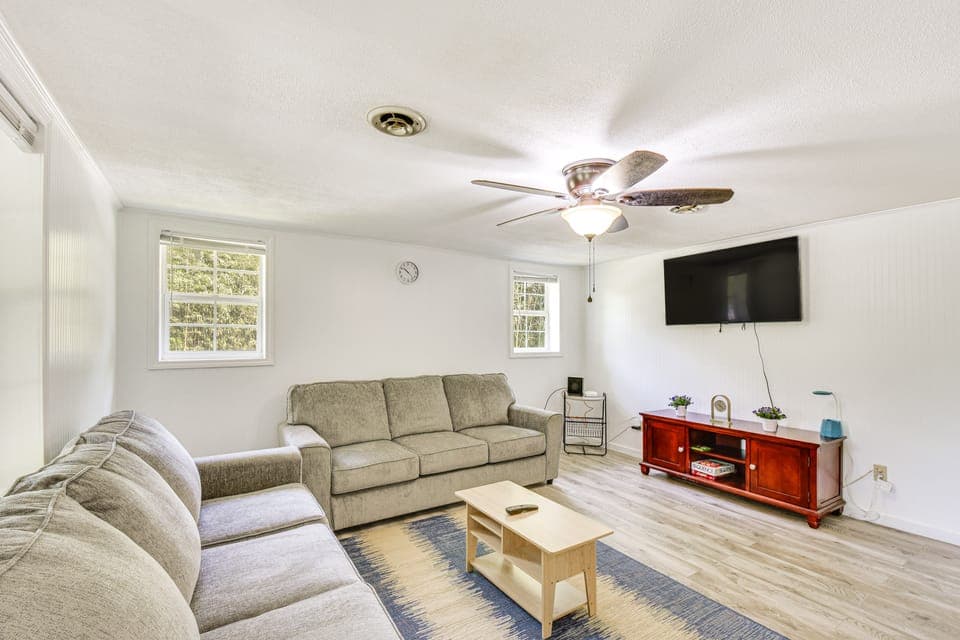 Seneca Vacation Rental w/ Grill Near Lake Hartwell House in Pickens County