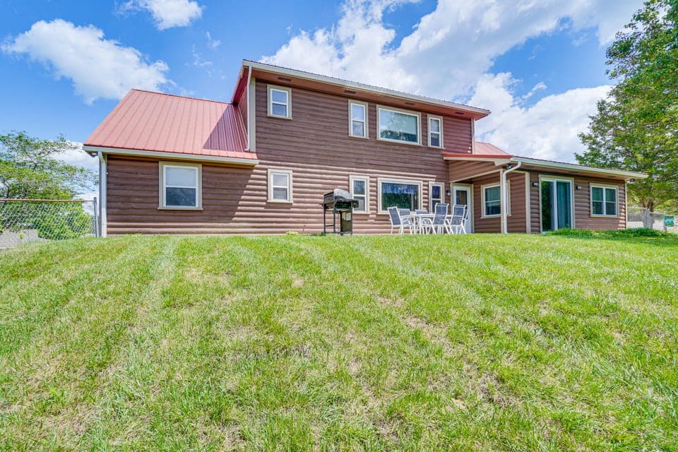 Boat Dock: Pet-Friendly Douglas Lake Getaway! House in Douglas Lake