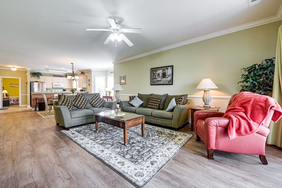 1st-Floor Condo in Myrtle Beach ~ 2 Mi to Ocean! Apartment in Myrtle Beach