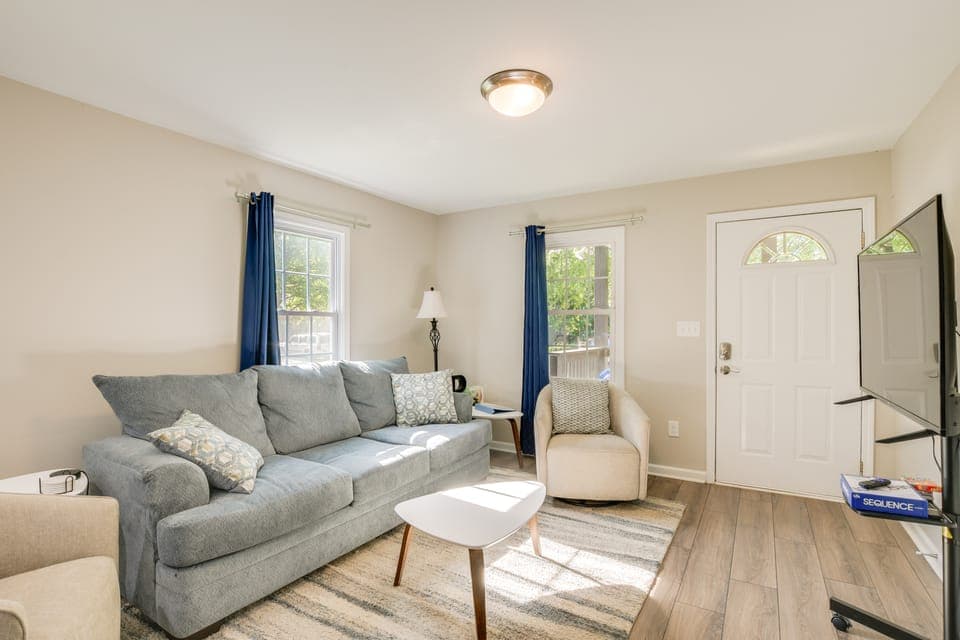 Charming Greenville Home w/ Yard: 3 Mi to Downtown House in Greenville