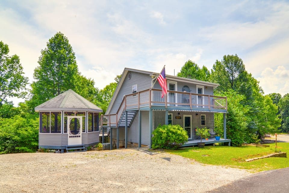 Tennessee Cabin Getaway Near Dale Hollow Lake! House in Tennessee