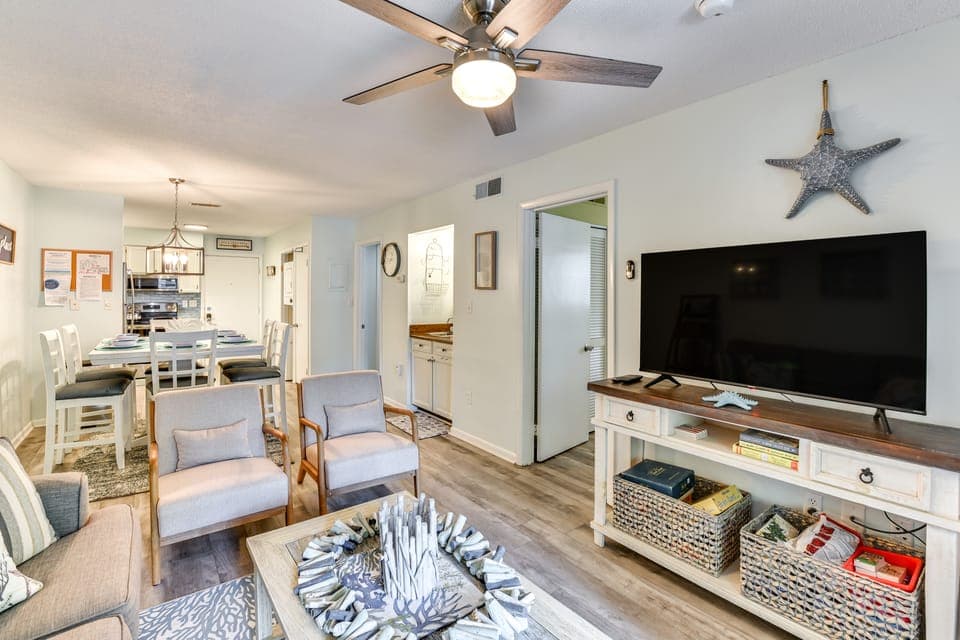 1/2 Mi to Folly Field Beach: Condo w/ 2 Pools Apartment in Hilton Head Island