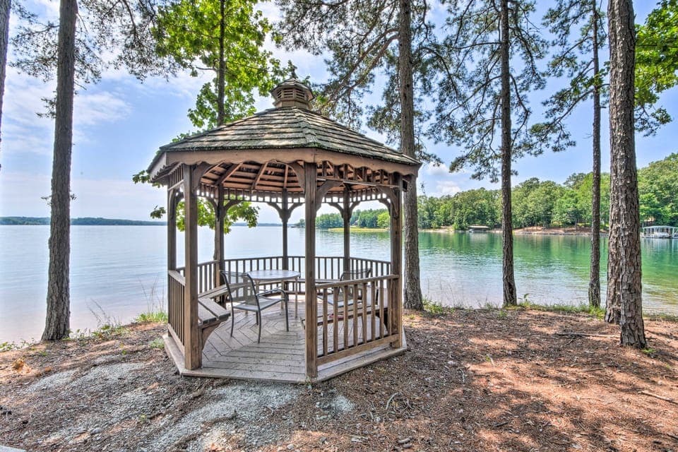 Marina Villa Condo at Lake Keowee w/ Fireplace Apartment in Lake Keowee