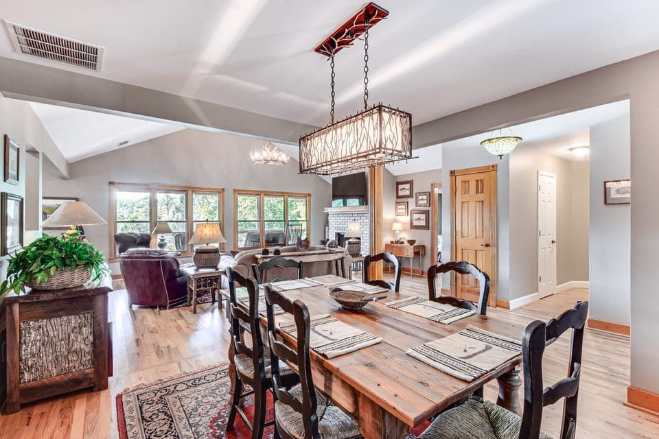 Mountain & Waterfall Views: Stunning Dahlonega Gem House in White County