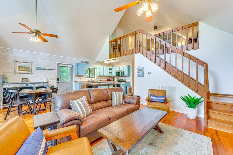Lakefront Murphy Getaway w/ Deck, Dock & Kayaks! House in Tennessee