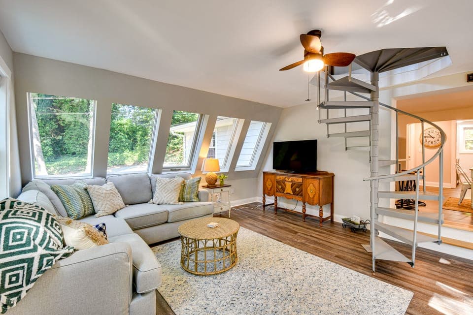 A-Frame Anderson Cabin: Half Mi to Lake Hartwell! House in Lake Hartwell