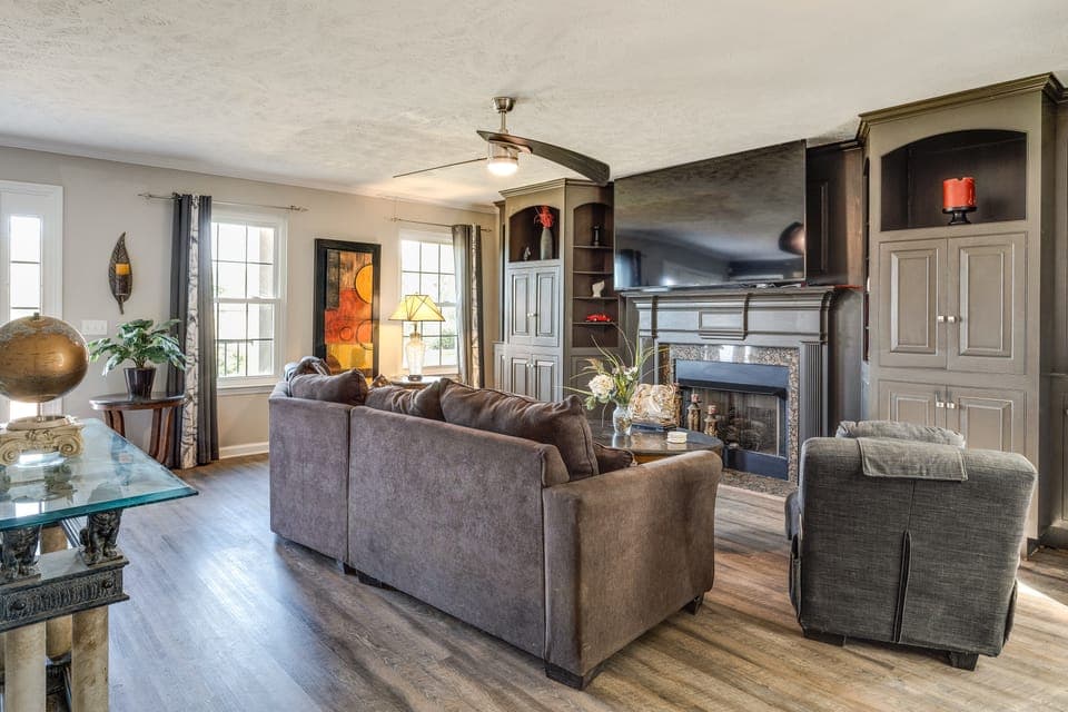 Game Room, 20 Mi to Nashville: Smyrna Home House in La Vergne