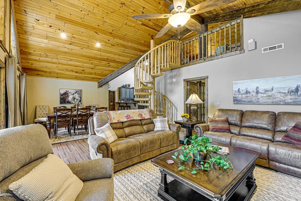 28 Acres: Home w/ Barn & Fire Pit Near Franklin! House in Tennessee