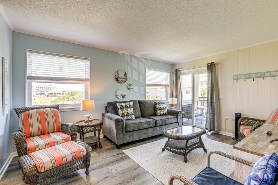Private Beach & Pool Access: Murrells Inlet Condo! Apartment in Murrells Inlet