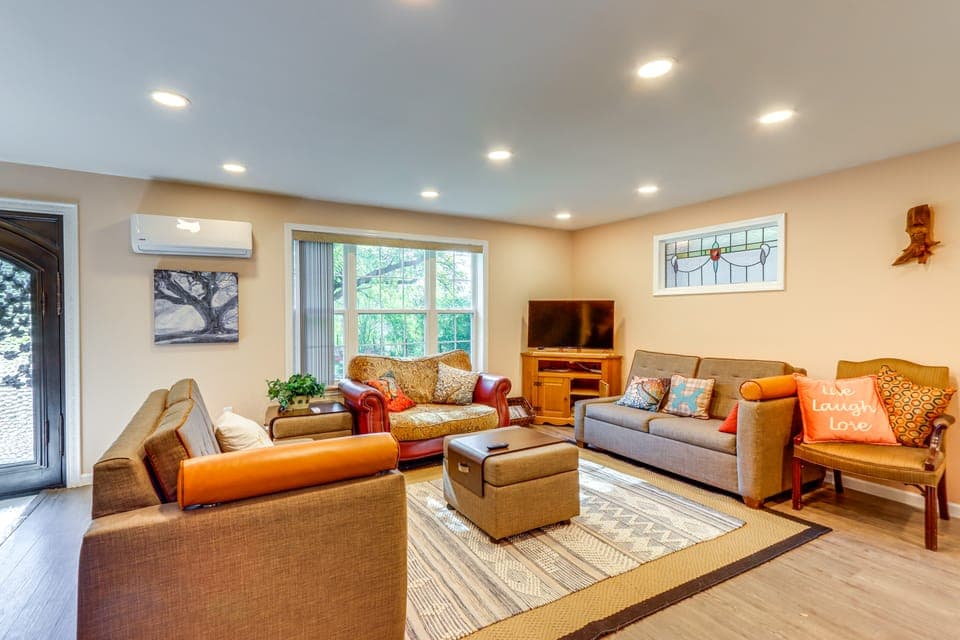 Historic Dahlonega Home w/ Hot Tub & Porch! House in Union County