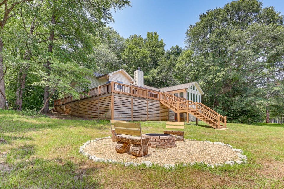 Private Dock: Lake Oconee Waterfront Escape! House in Lake Oconee