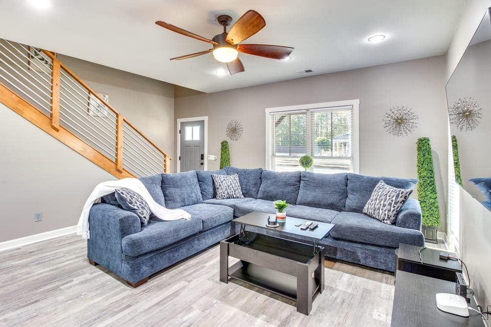 Family Home Near Savannah w/ Pool, Theatre, Arcade House in South Carolina