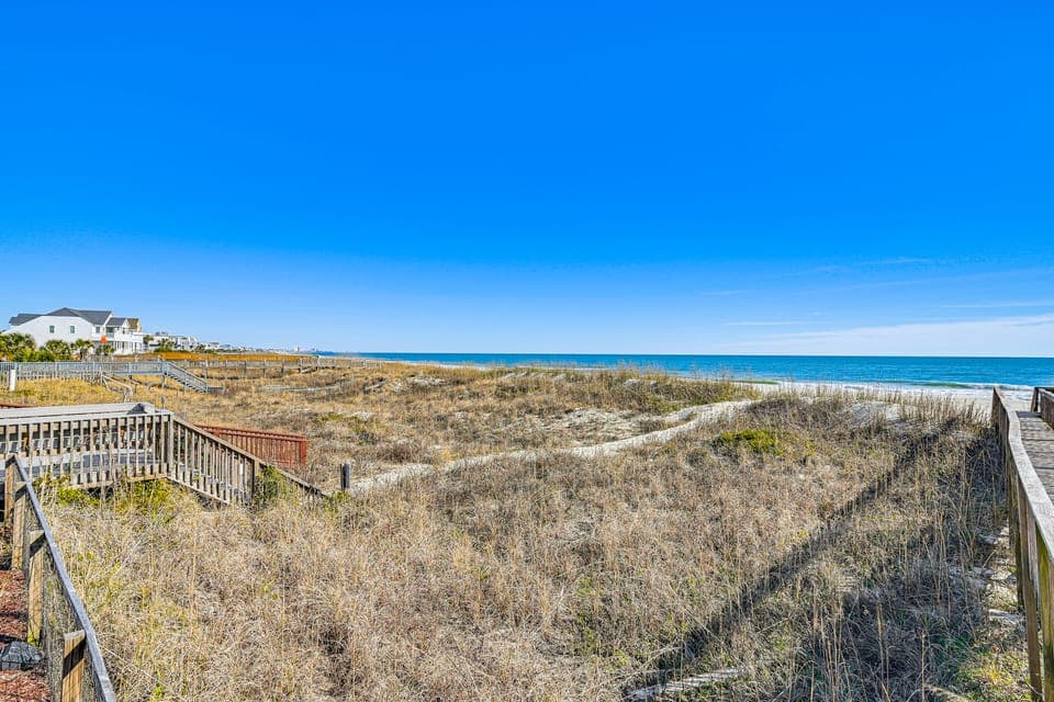 Waterfront Gem w/ Balcony in Garden City Apartment in Murrells Inlet
