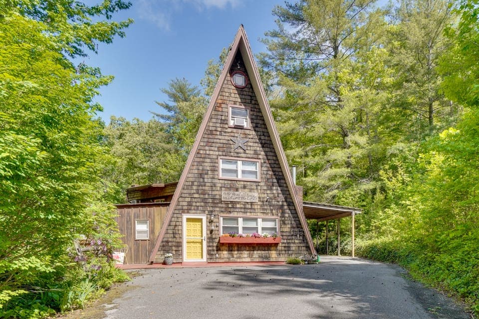 A-Frame Cabin w/ Spacious Yard in Tellico Plains! House in Tennessee