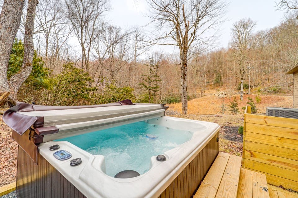 Group Getaway! 8,000-Sq-Ft Gem, Arcade + Theater House in Beech Mountain