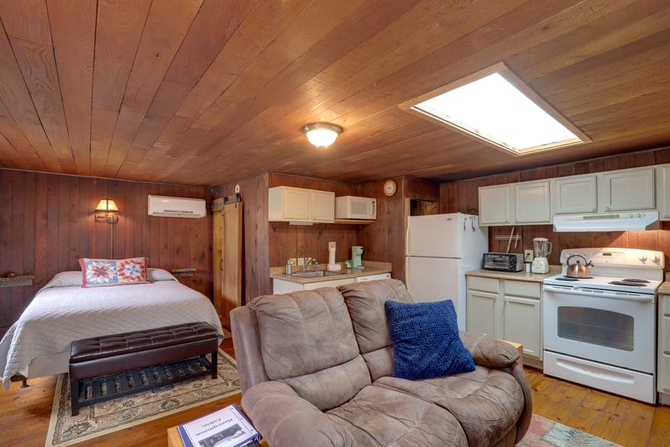 Walk to Appalachian Trail: Hot Springs Getaway! Apartment in Hot Springs