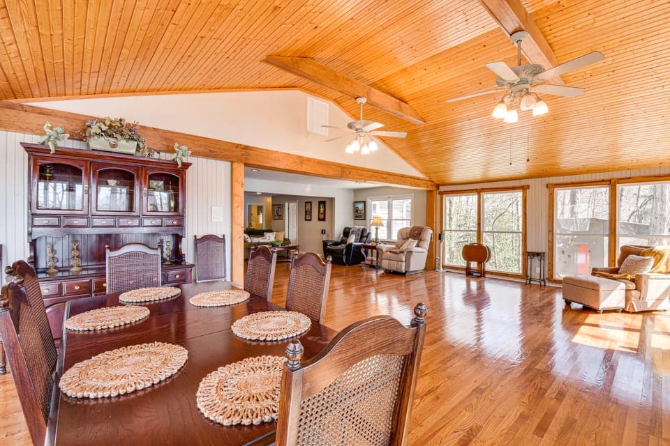 Lake Hartwell Haven w/ Boat Dock in Westminster! House in Lake Hartwell