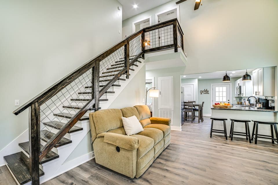 4 Mi to Lake Barkley: Pet-Friendly Home w/ Hot Tub Cottage in Lake Barkley