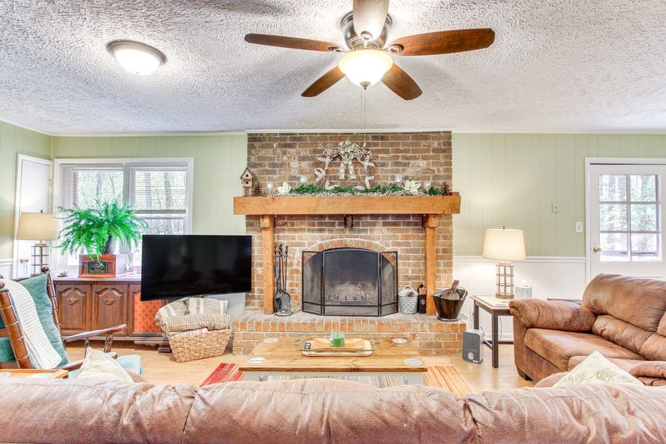 136 Private Acres: Lakefront Aiken County Home! House in South Carolina