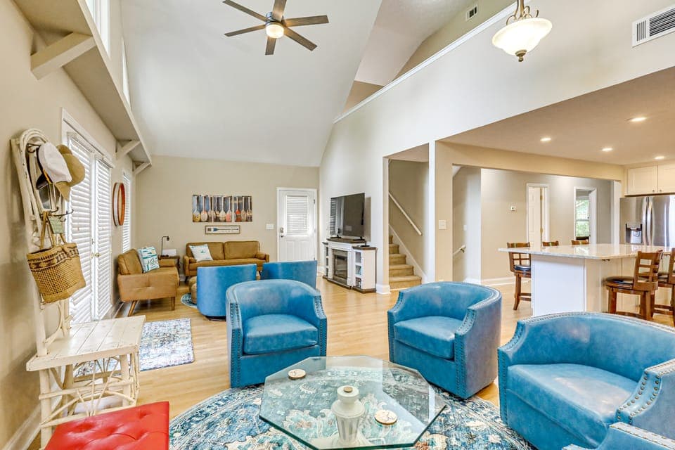 Remote Escape: Lake Home w/ Dock in Sparta! House in Lake Sinclair