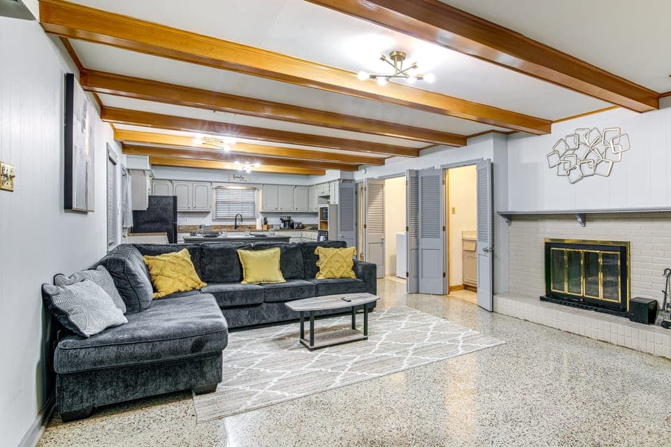 Walk to Graceland: Spacious Memphis Home! House in Memphis