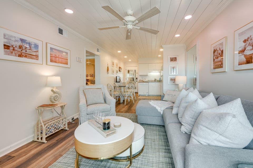 Walk to Beach & Marsh: Condo in Murrells Inlet Apartment in Murrells Inlet