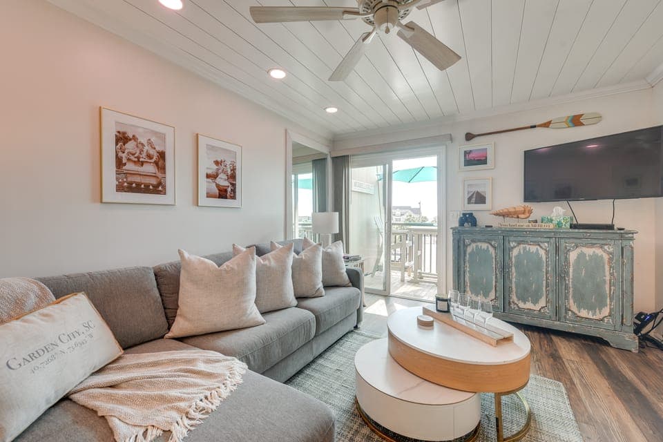 Walk to Beach & Marsh: Condo in Murrells Inlet Apartment in Murrells Inlet