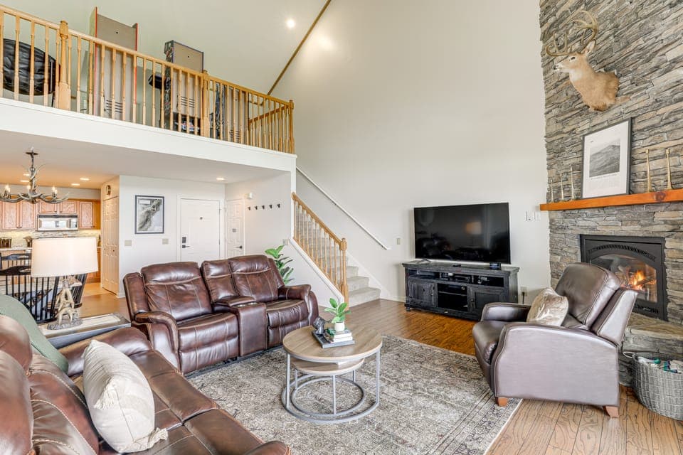 Family Fun in Sugar Mtn! Mountaintop Gem w/ Views Apartment in Sugar Mountain