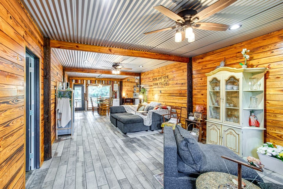 Private Pond Cabin w/ Fire Pit & Deck House in South Carolina